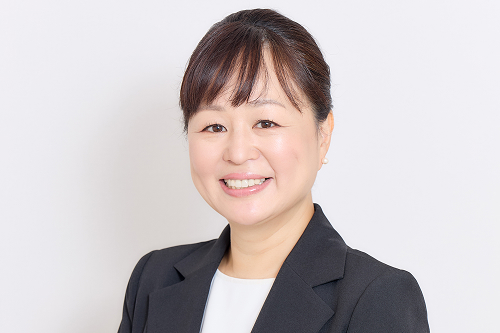 代表取締役　仲嶺 紀美代